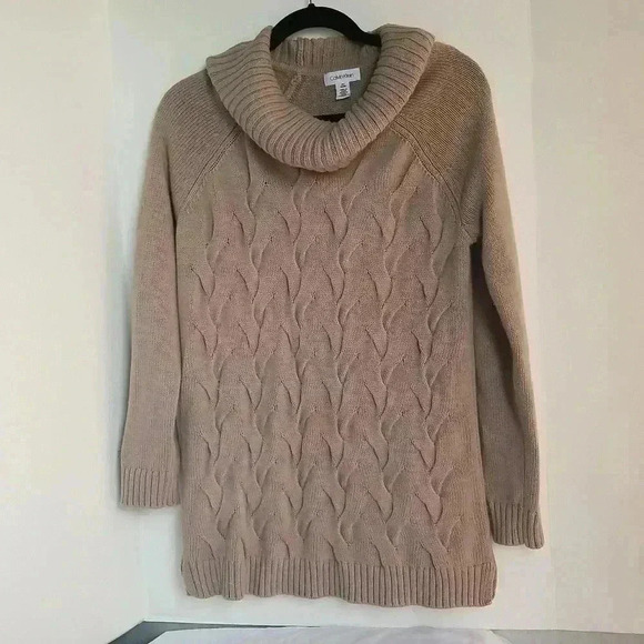 Calvin Klein Sweaters - Calvin Klein cable knit sweater M